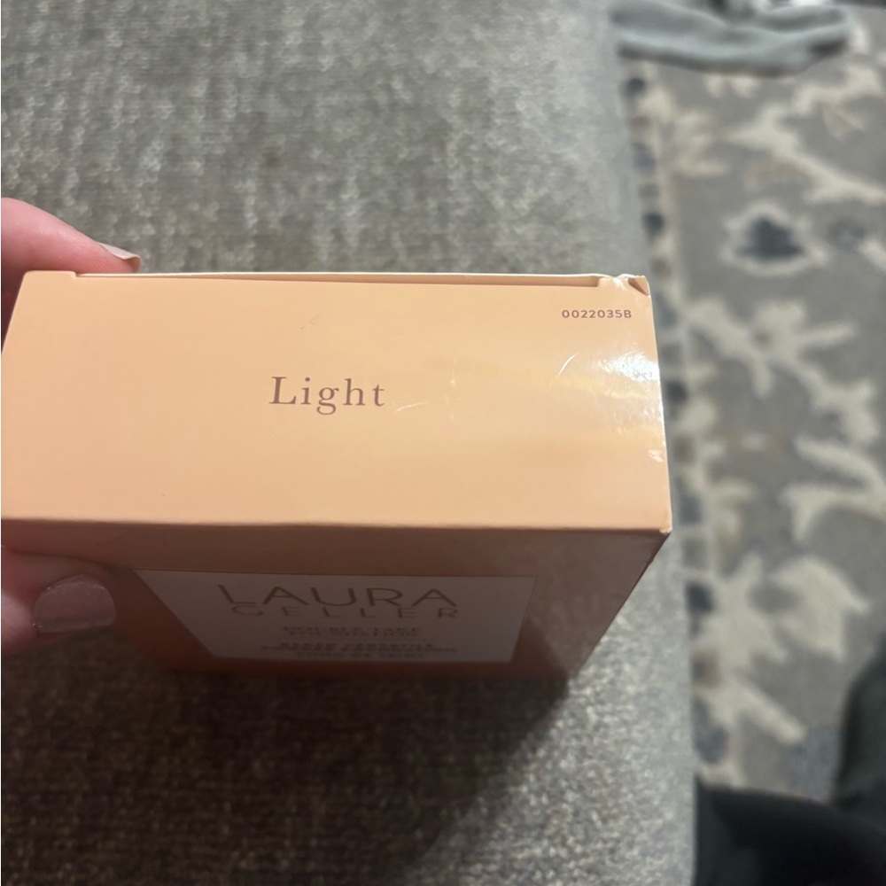 Laura Geller Double Take Foundation in Orange Packaging - Picture 2 of 3